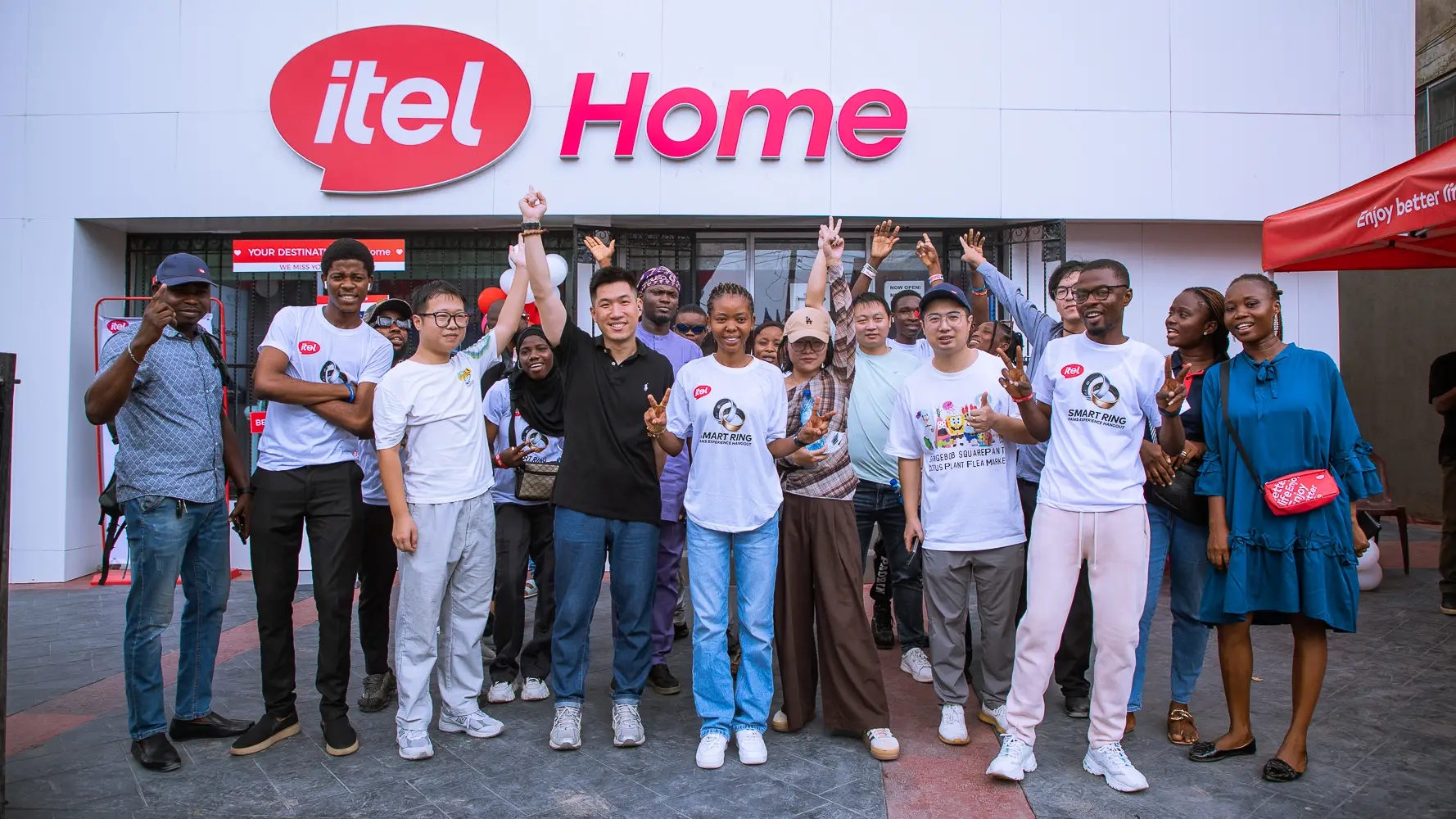 ITEL SMART RING FANS EXPERIENCE HANGOUT AT ITEL HOME STORE